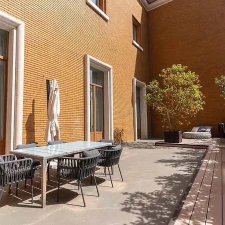 Limehome Palazzo Bn ليتشي