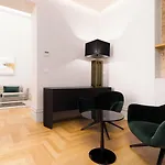 Limehome Palazzo Bn شقة ليتشي