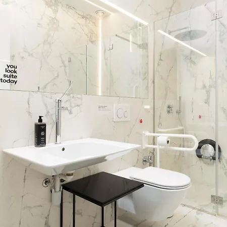 Limehome Palazzo Bn * Лечче