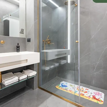 Limehome Palazzo Bn *